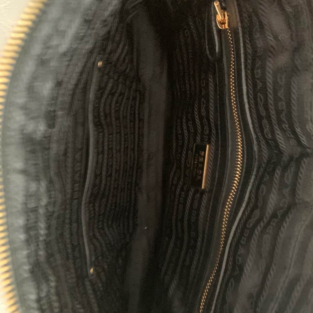 Prada bag - Picture 7 of 12